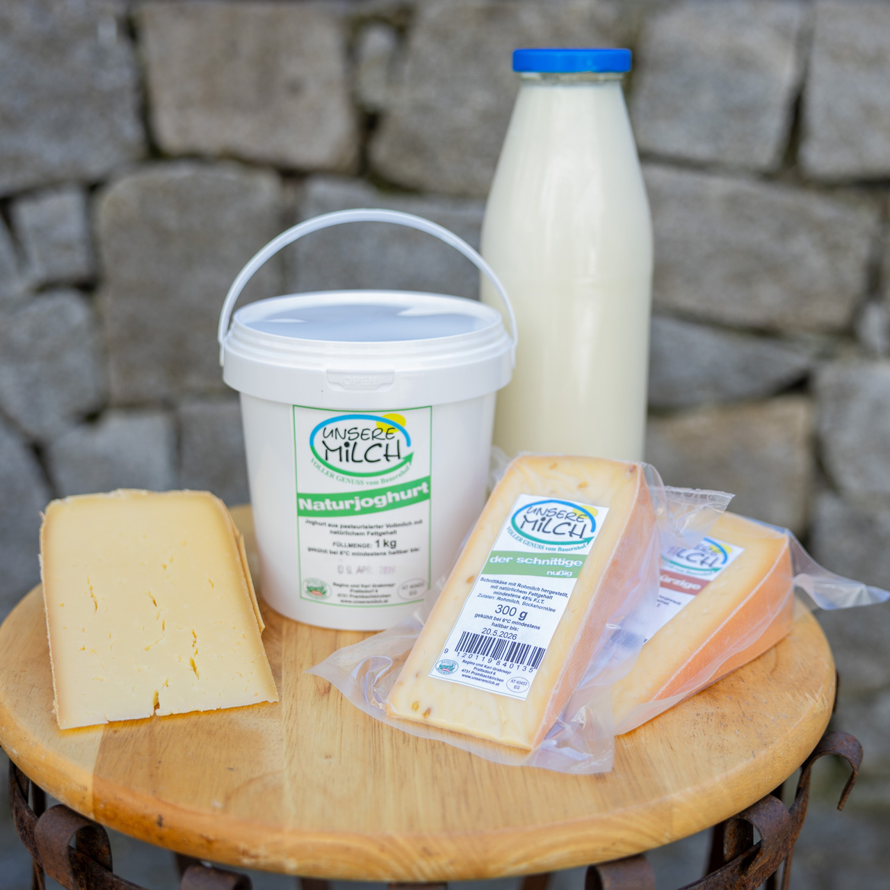 Beste Milch Joghurt und Käse ab Hof vom Bauernhof Grabmayr im Bezirk Eferding